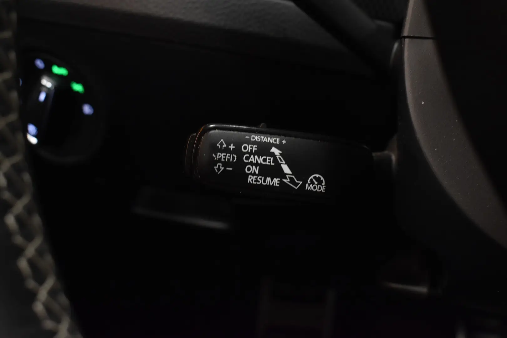 Car Image - 6WGns1QbJil9XA42HBp1dd