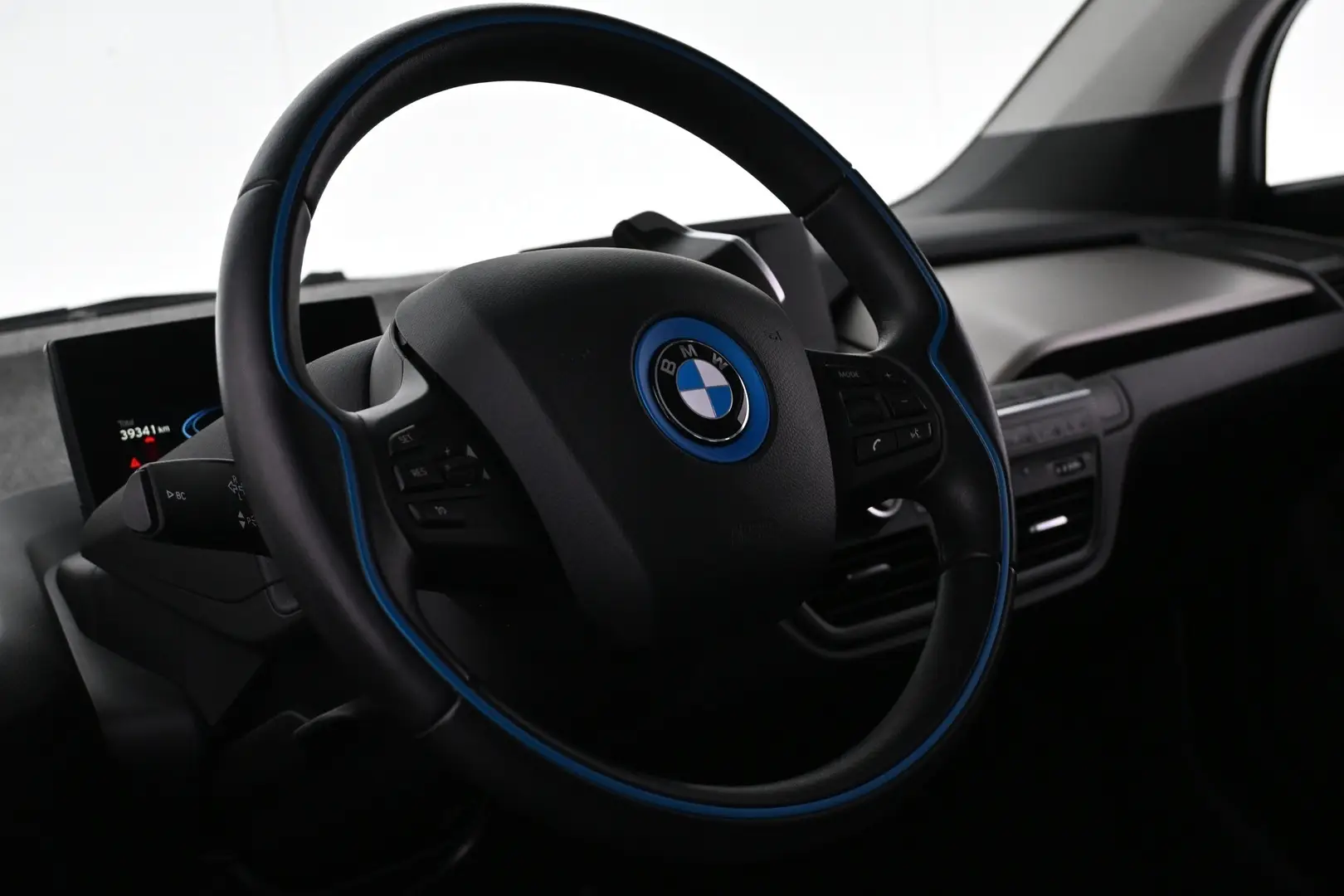 Car Image - 2fTF8oIBd1QL5EybzkvBLv