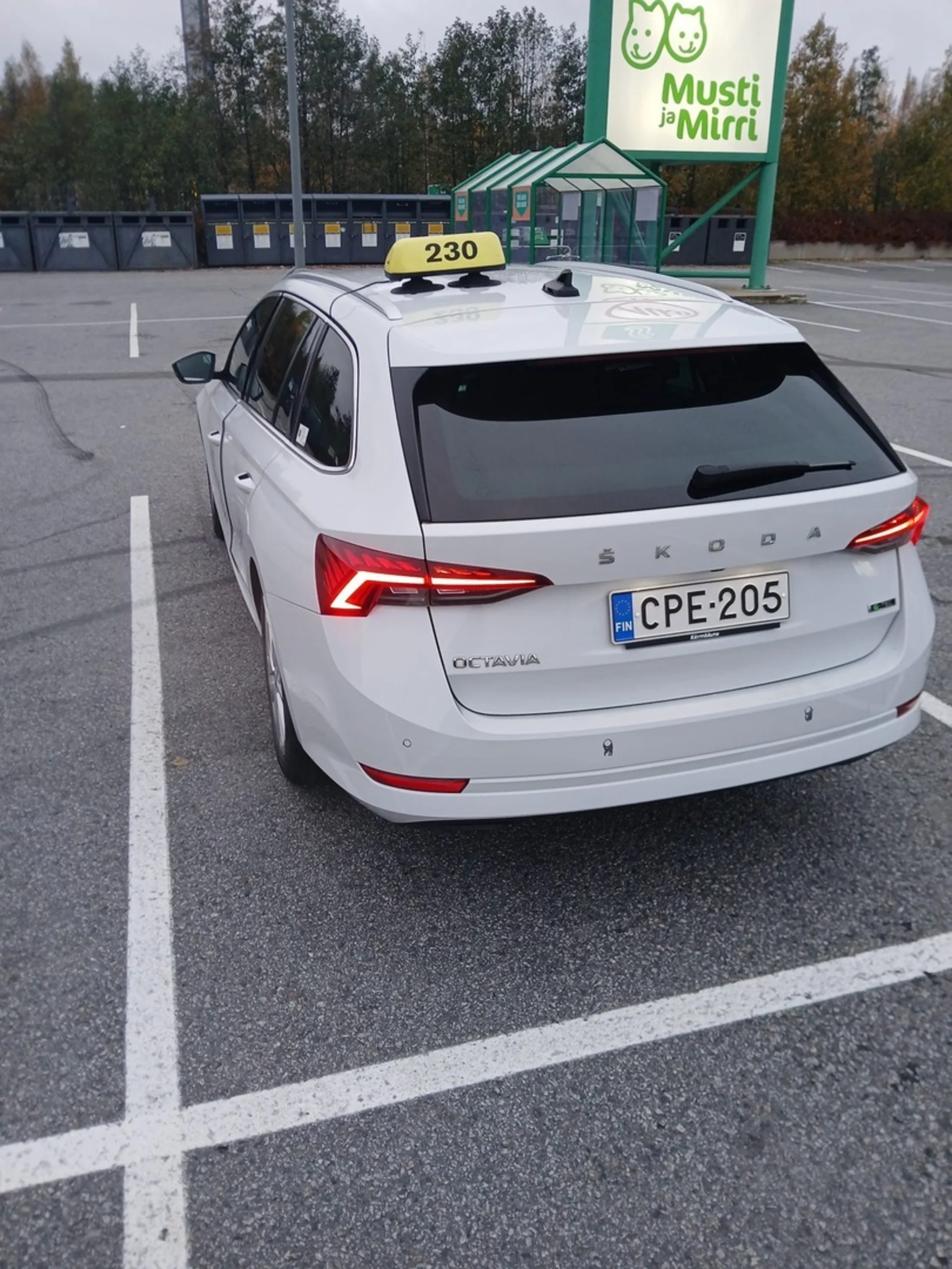 Car Image - 5ofr5A5wRKJLDFpXJaegBQ