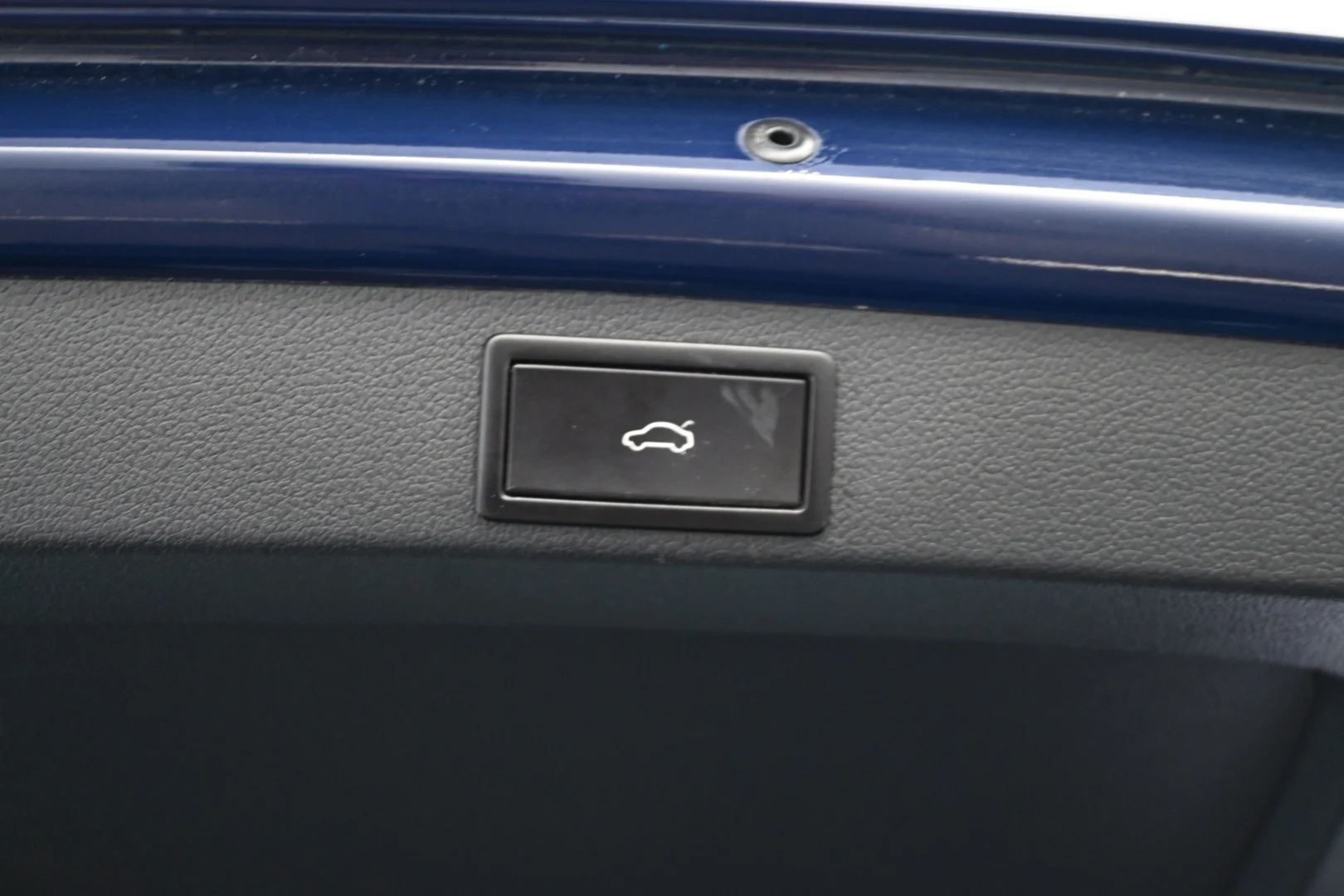 Car Image - 3xb2r0DNTAVQ2aTAB0mkCf