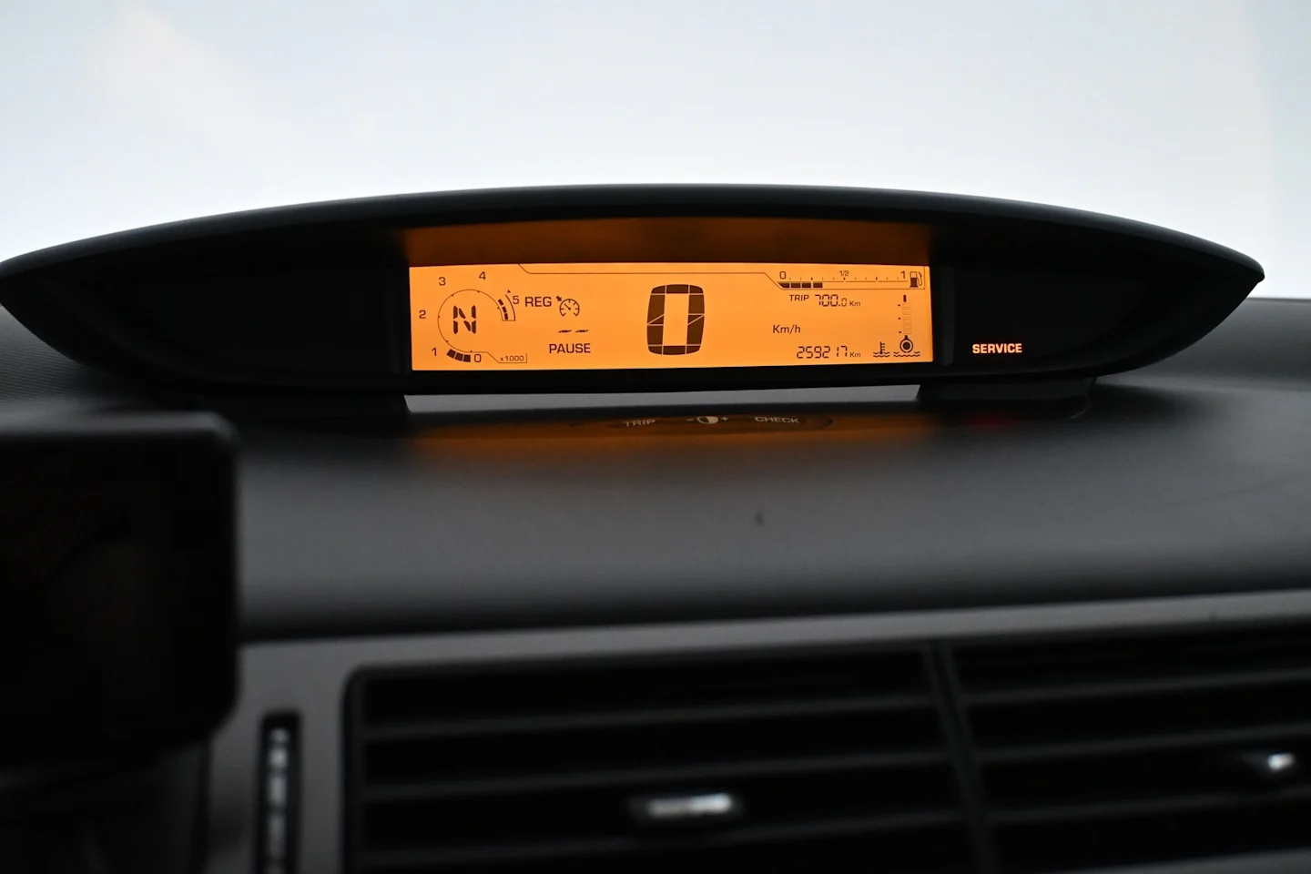 Car Image - T1Lk6lpTFl4LYX5A4MuZR