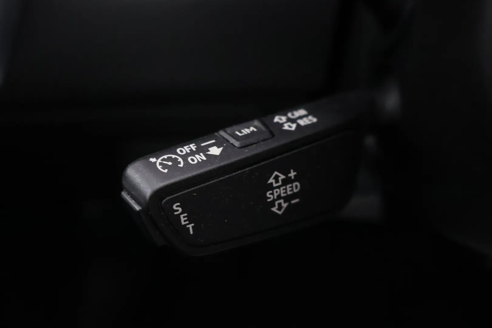 Car Image - 5L1OTJaJ0VXokvxLikw8T6