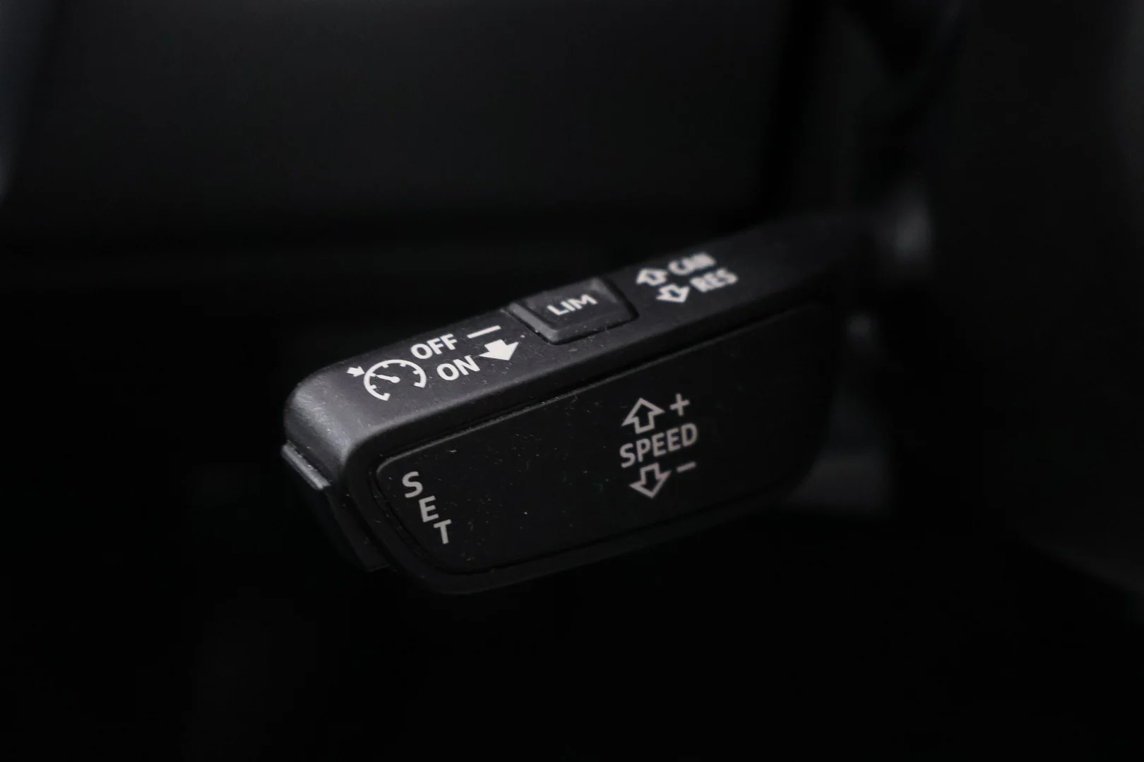 Car Image - 5L1OTJaJ0VXokvxLikw8T6