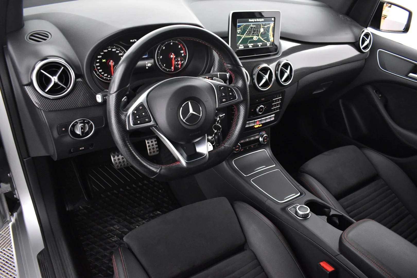 Car Image - 1RNuLlkskVLM3d1yKPpmMq
