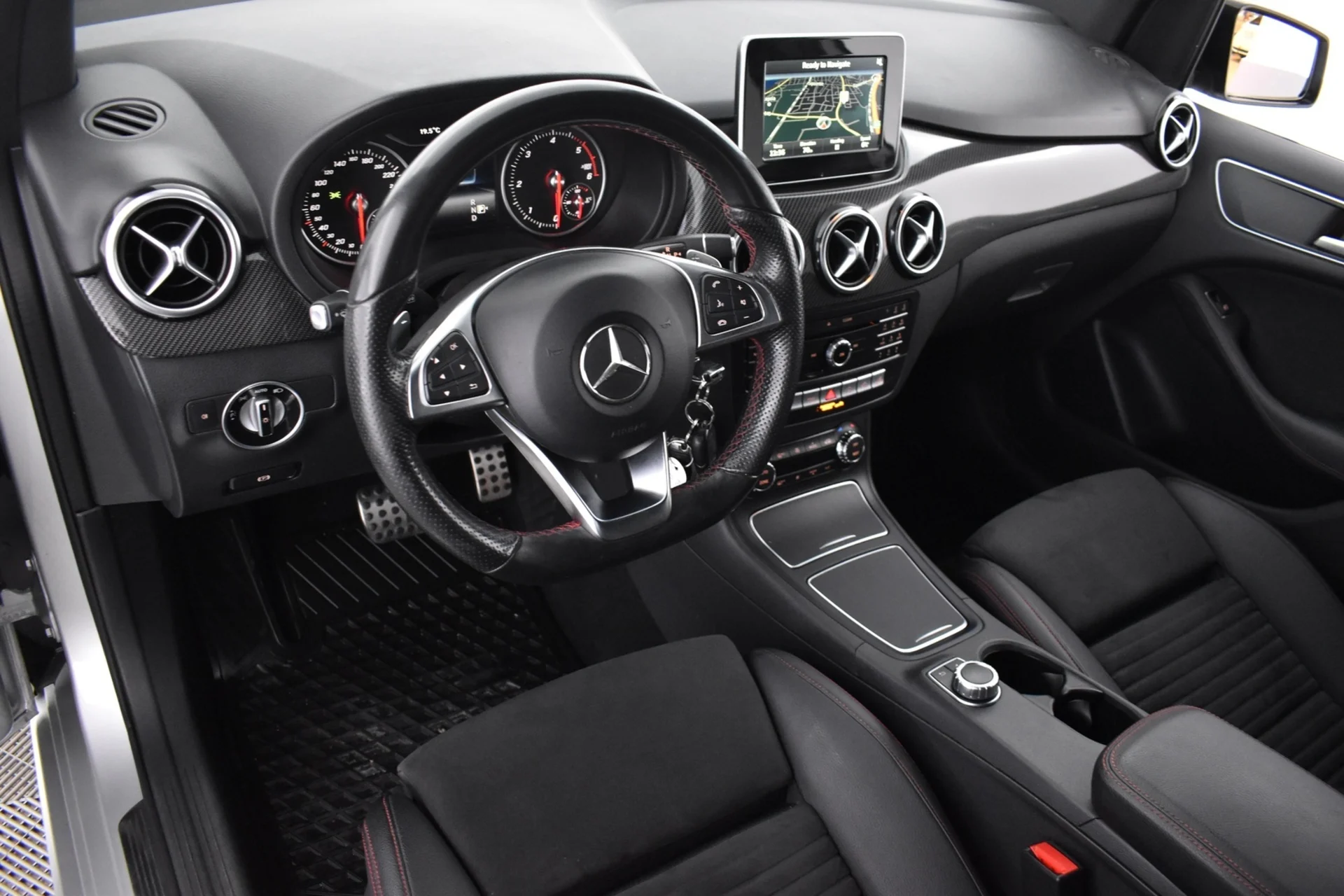 Car Image - 1RNuLlkskVLM3d1yKPpmMq