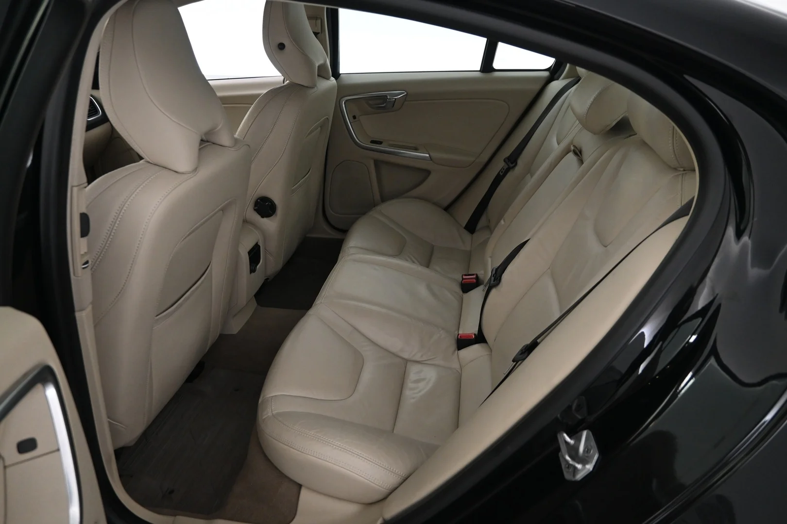 Car Image - 1x1KCF06loQ2KdYsgOWzNn