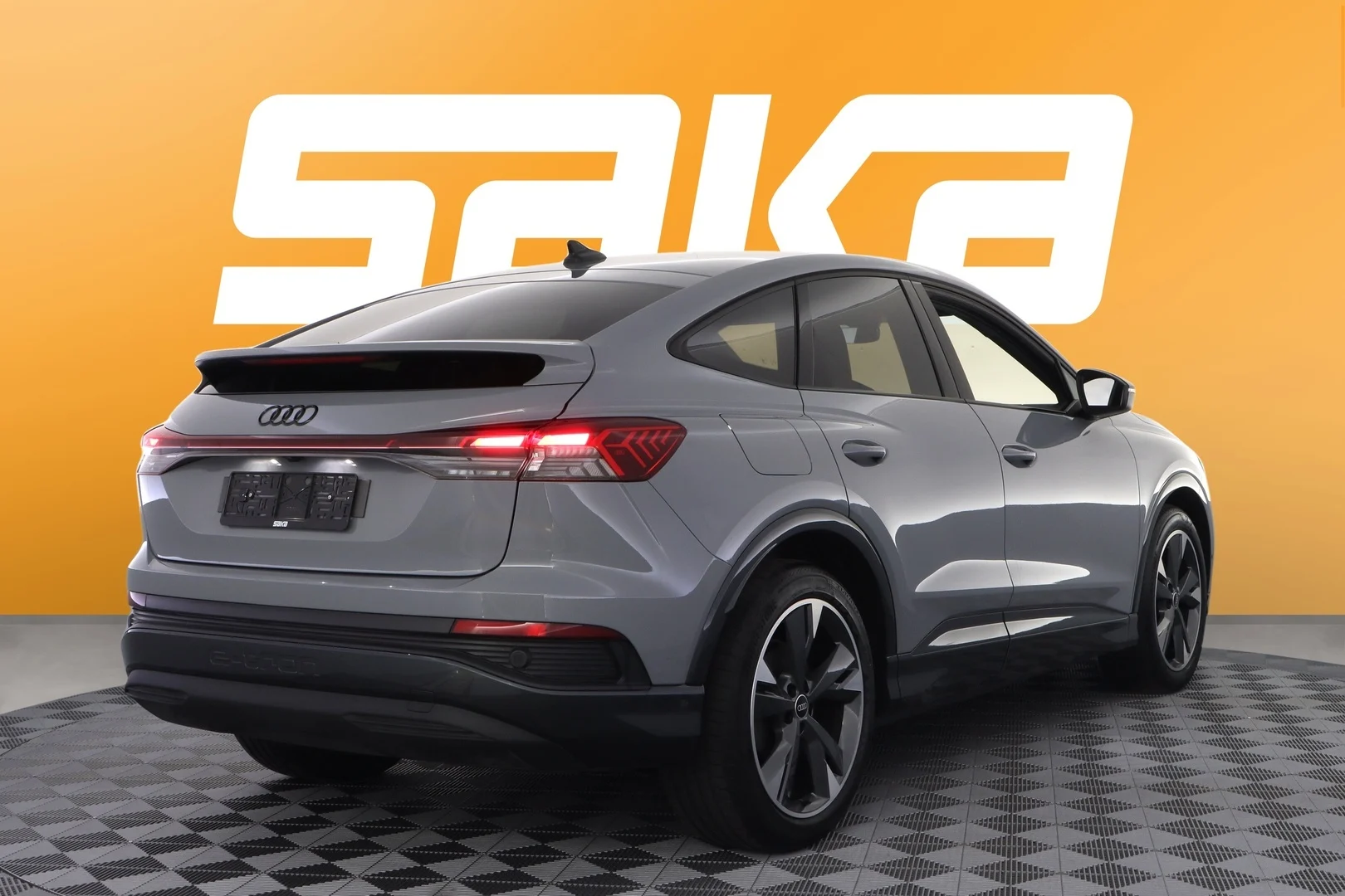 Car Image - 14T8xwgUNYLRirgYhBBuh9