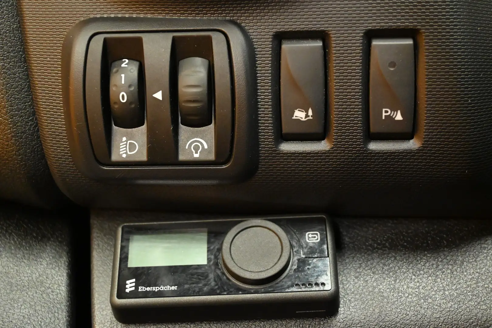 Car Image - 5WQlO86TEC88QPeYpFwV3Z