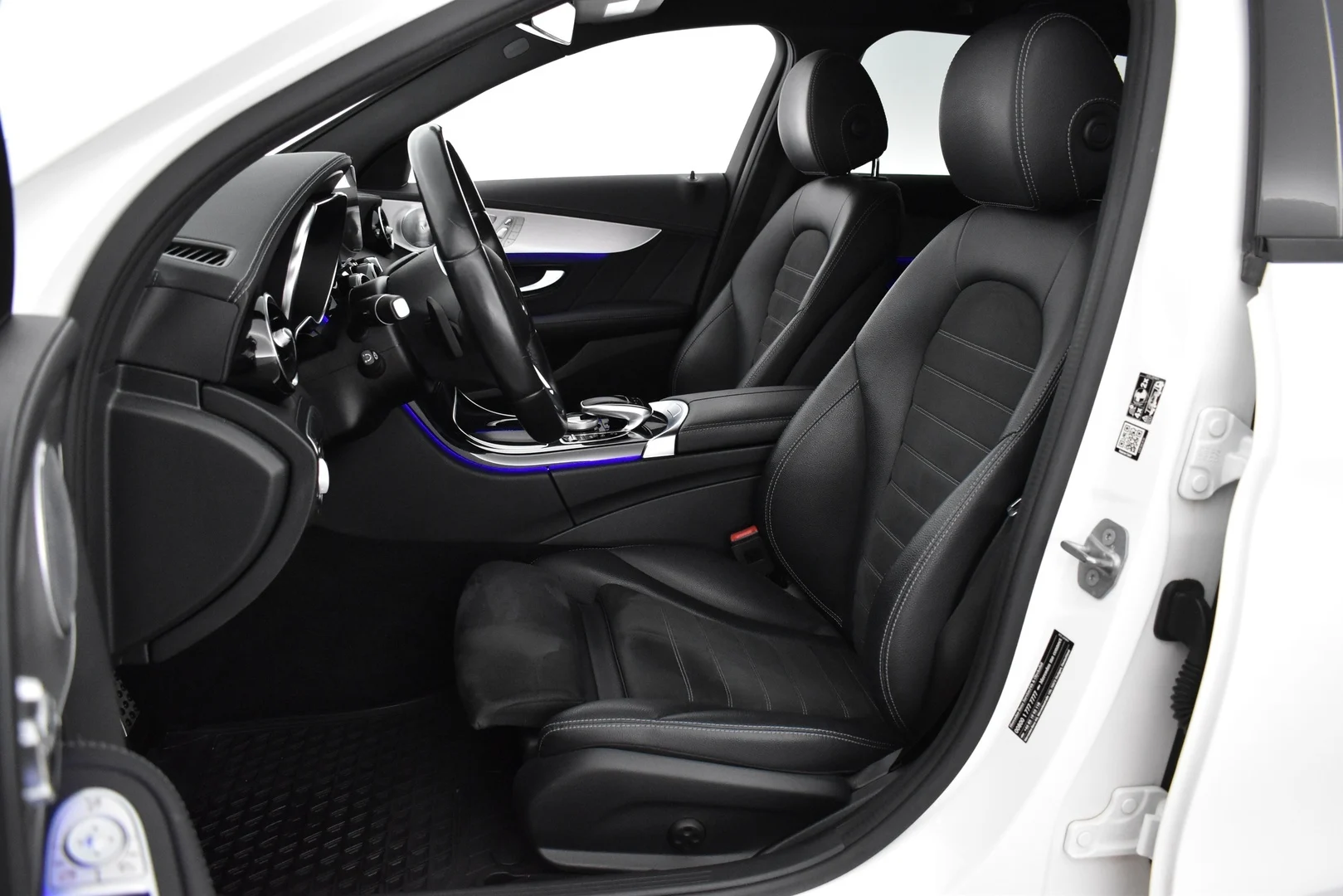 Car Image - 2iM5u9MYFdoWwRMPku8lrl
