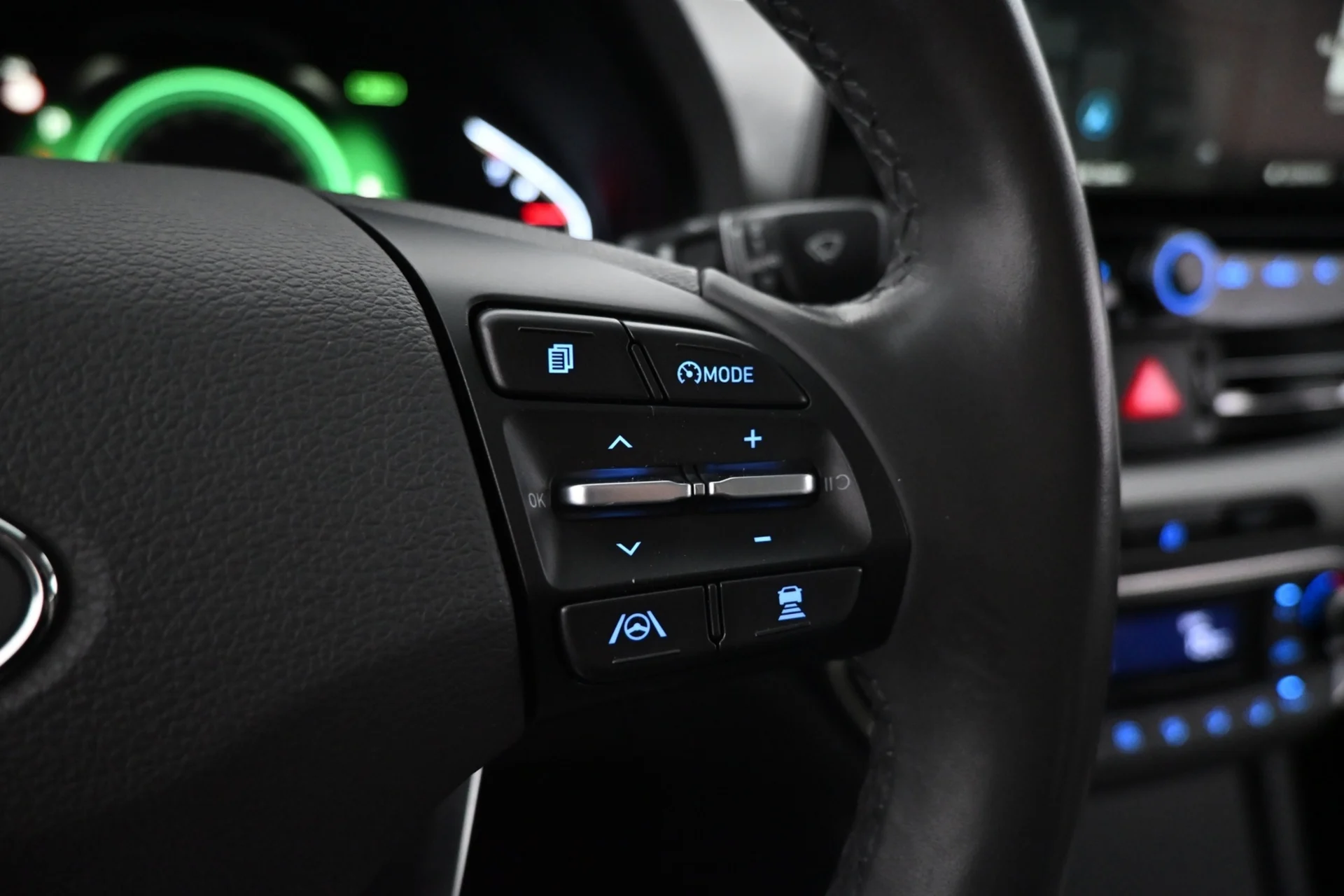 Car Image - 1ifnC3TZQiBRyv4JovVVV3