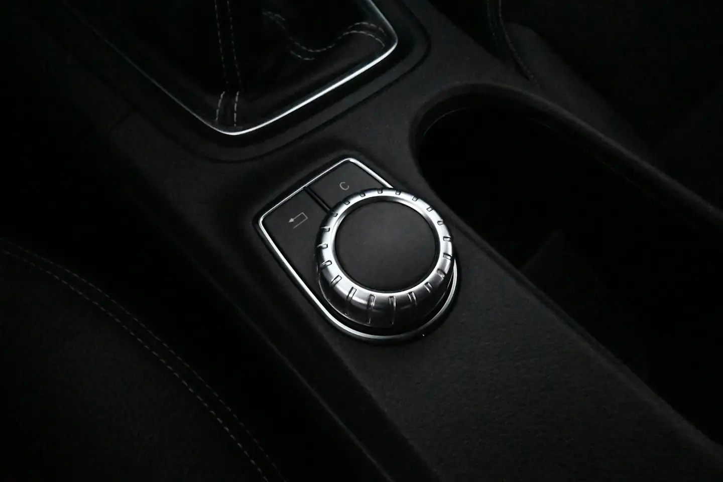 Car Image - 101yZpf2KpEGh7uISWLT2I