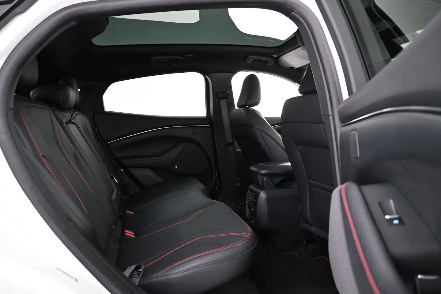 Car Image - 7Gr5ibZjdWTi9IjFPAeiAt