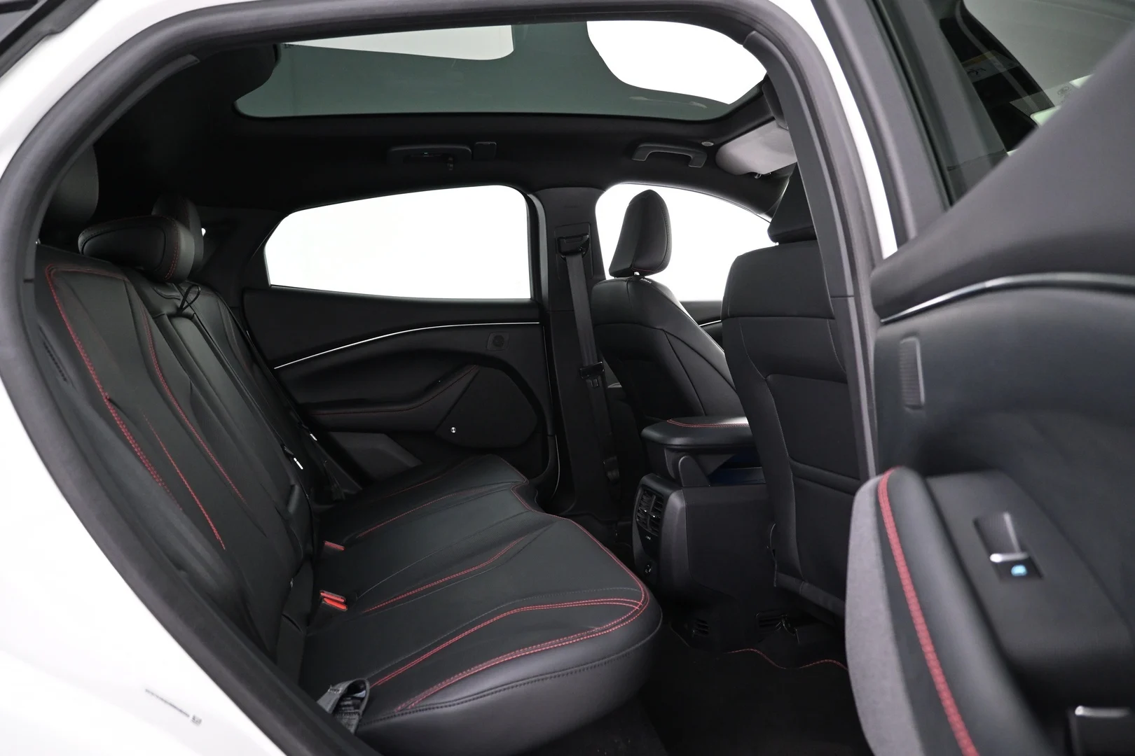 Car Image - 7Gr5ibZjdWTi9IjFPAeiAt