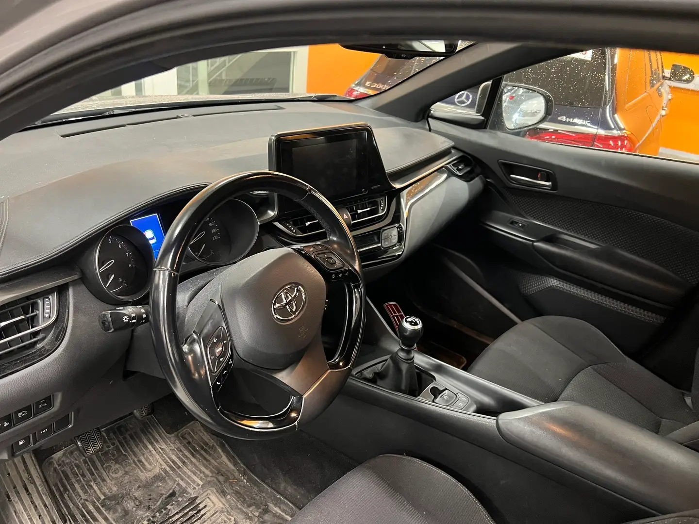 Car Image - 7bPS8hvpXz4S9Gy8nIVcFI