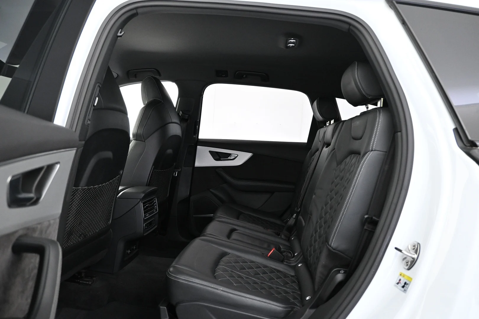 Car Image - 6Nw1PAWuTFH15ixz81QMSs