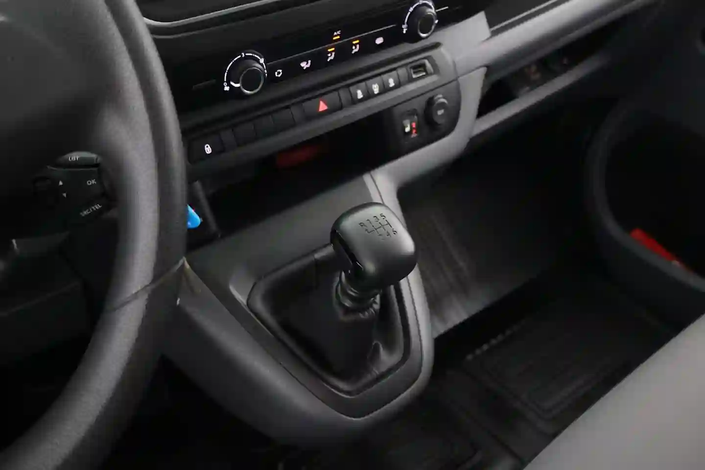 Car Image - 1jWOcEUQr0foGIJOD8Esfb