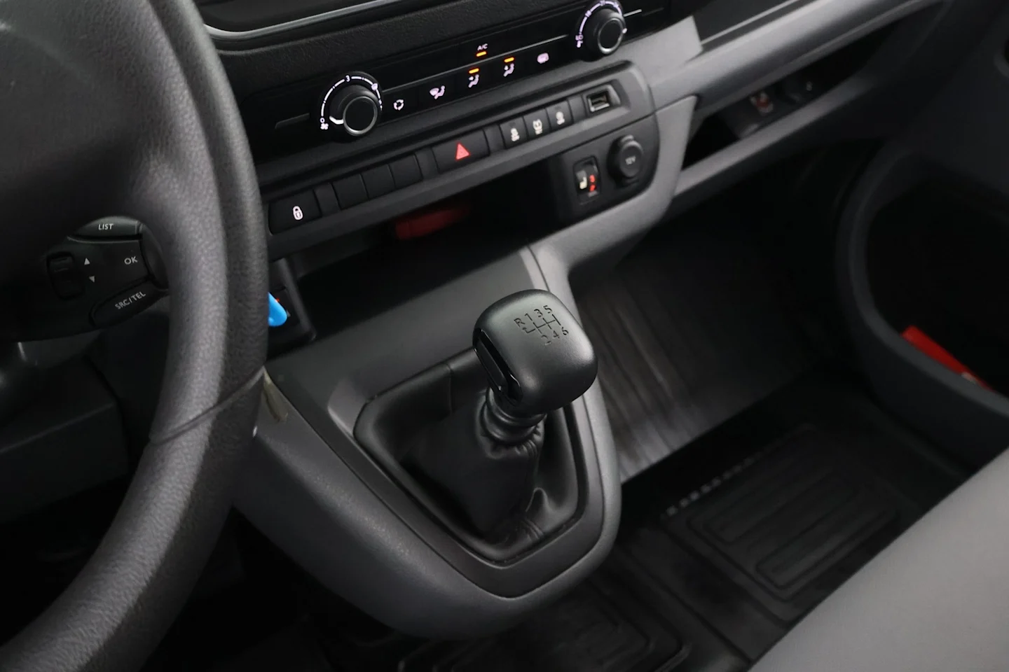 Car Image - 1jWOcEUQr0foGIJOD8Esfb