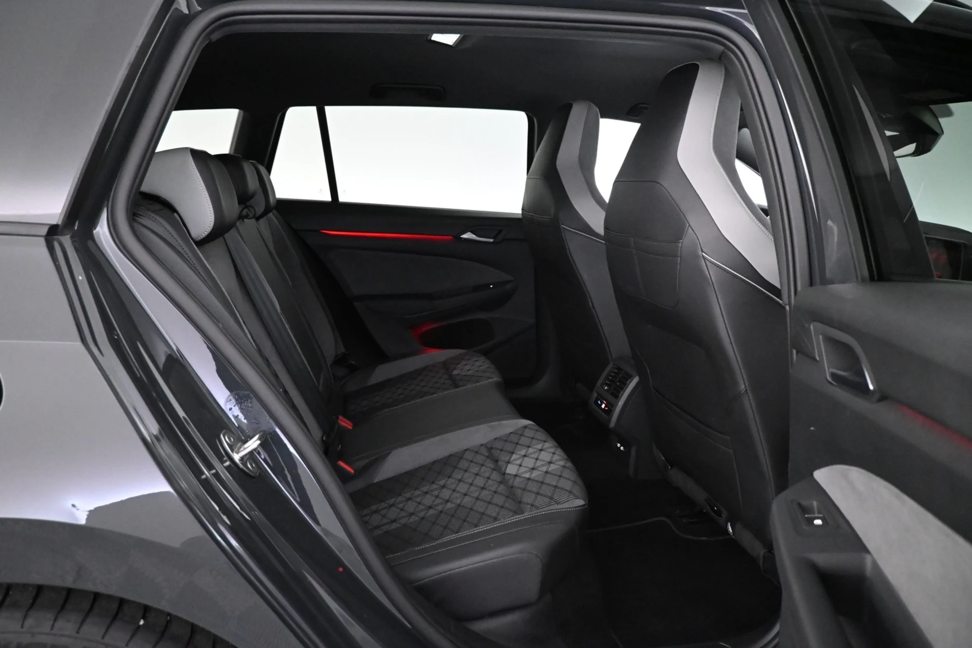 Car Image - 53v2MqeL1BvLUwHqCOQNCZ