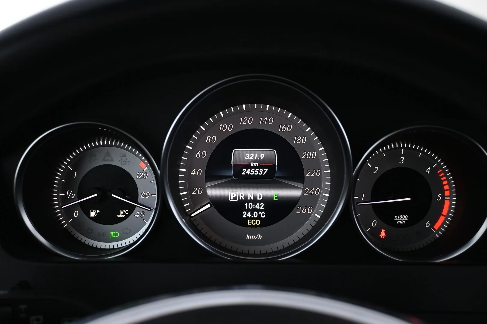 Car Image - 4wn4UNkQovGKzt0R9hqdDf