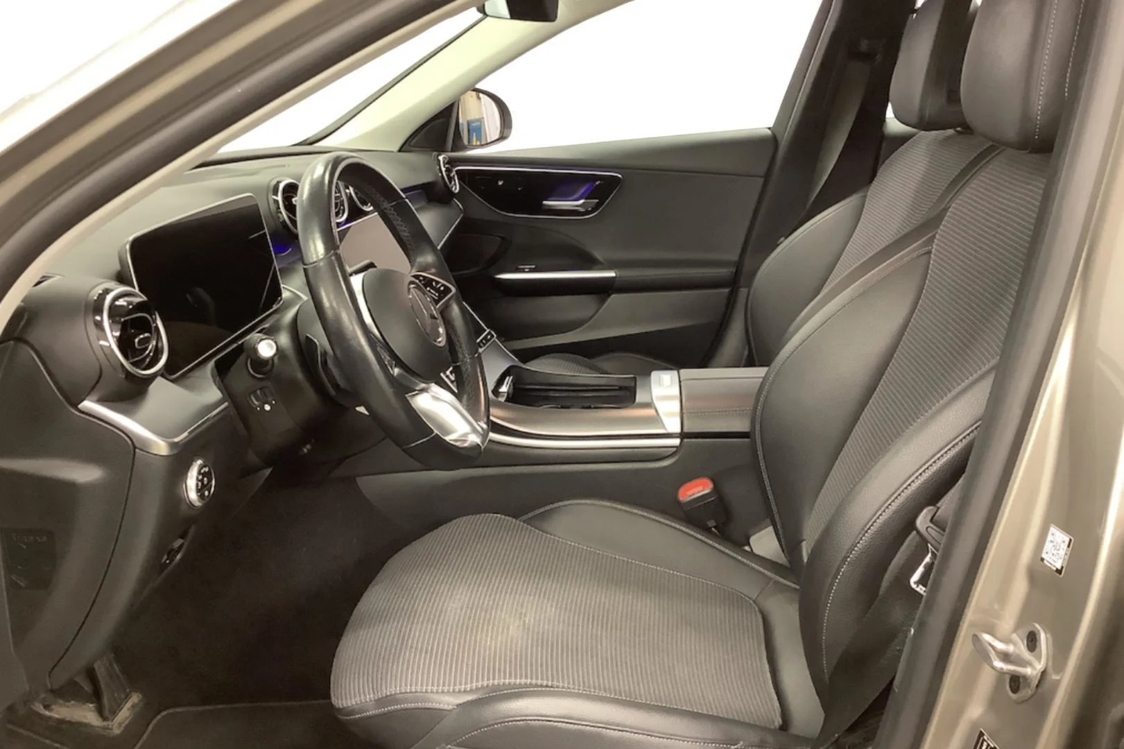 Car Image - 6DgI32YW7tE7wl8wao0DF