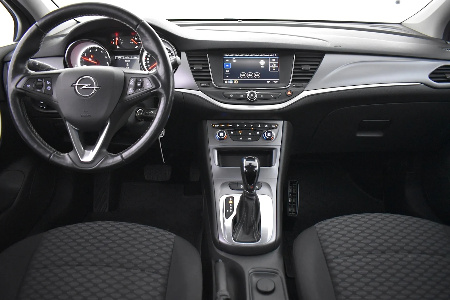 Car Image - 2iBoS3gdzqIZZ0Th9jrN1o