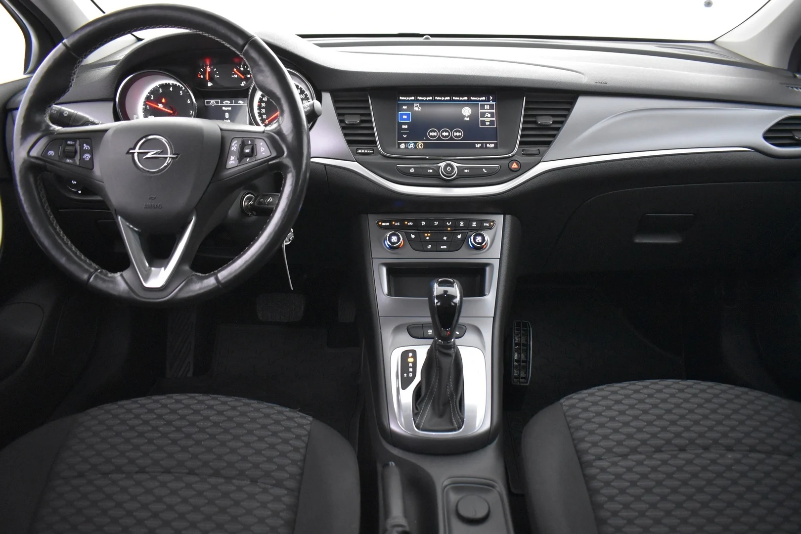 Car Image - 2iBoS3gdzqIZZ0Th9jrN1o