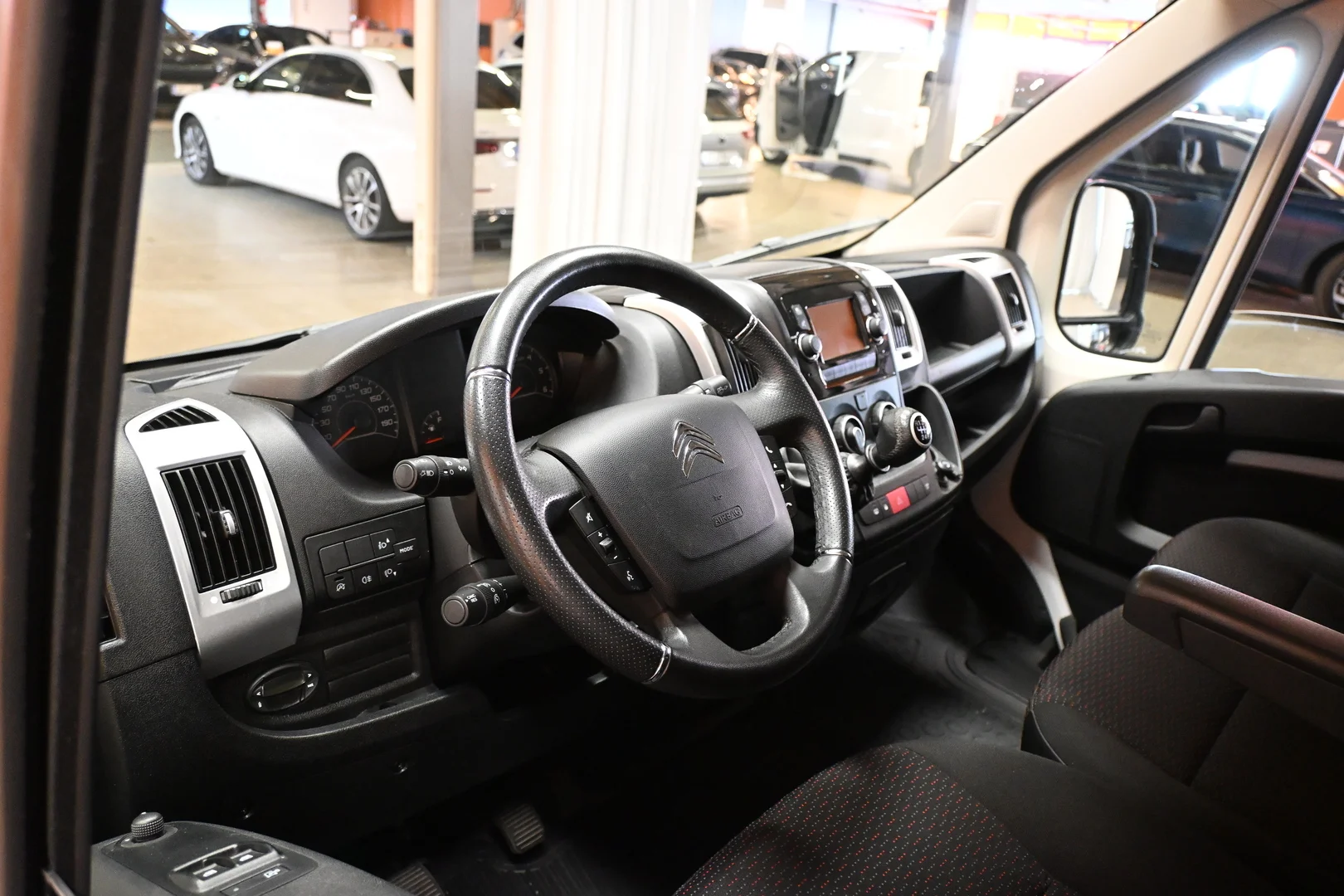 Car Image - 7qQiKkIRFnwyLyZlROBkI4