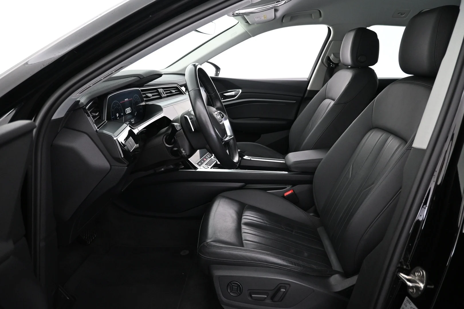 Car Image - 6Y49SiNa64hyRxZlMJsM6W