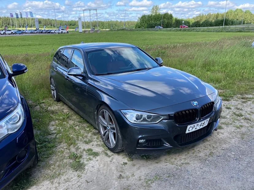 BMW 330