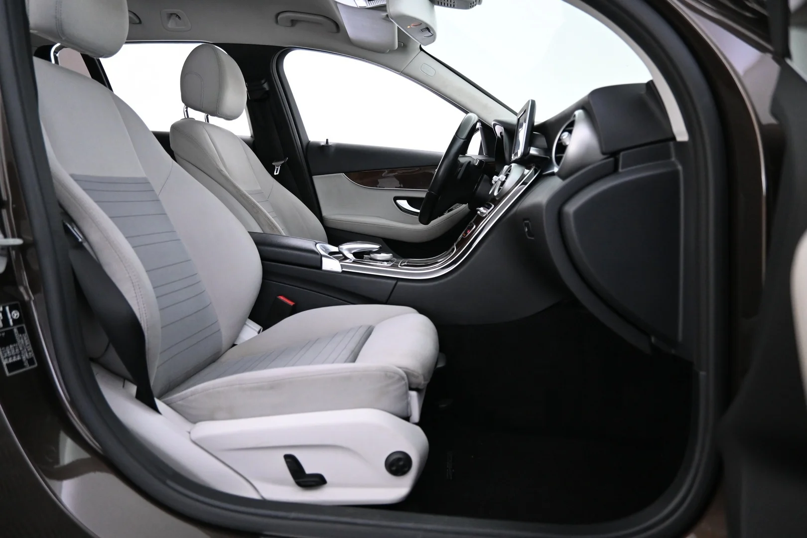 Car Image - 3aFC5xvNplkXSLxxISnTik