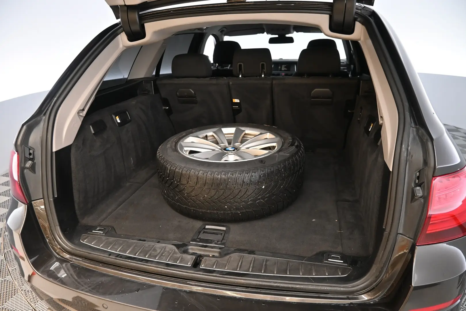 Car Image - 3hWrqkZoikzHBL3BXIyoZg