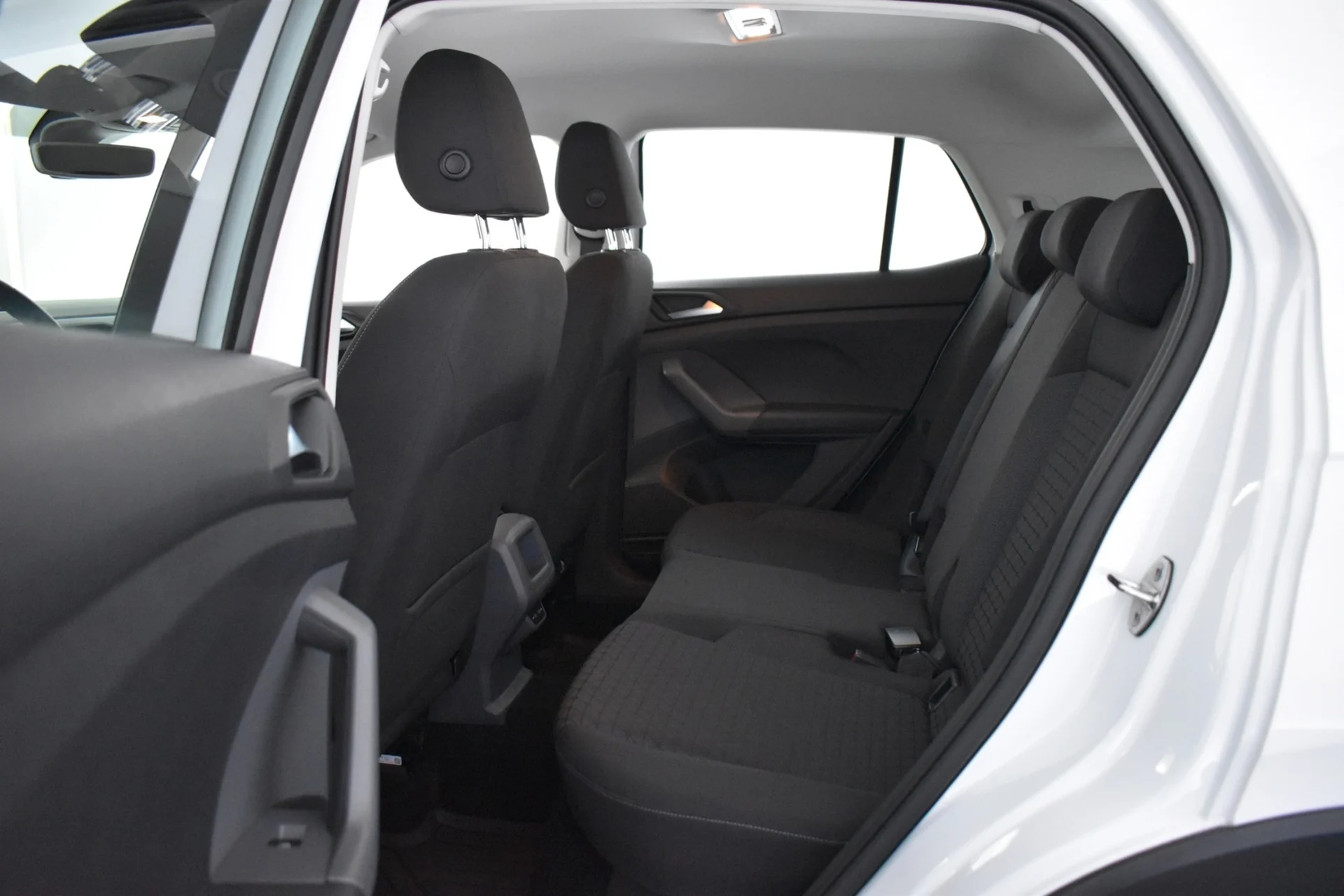 Car Image - 5hLyAVMFRtvioCapFvCM0L