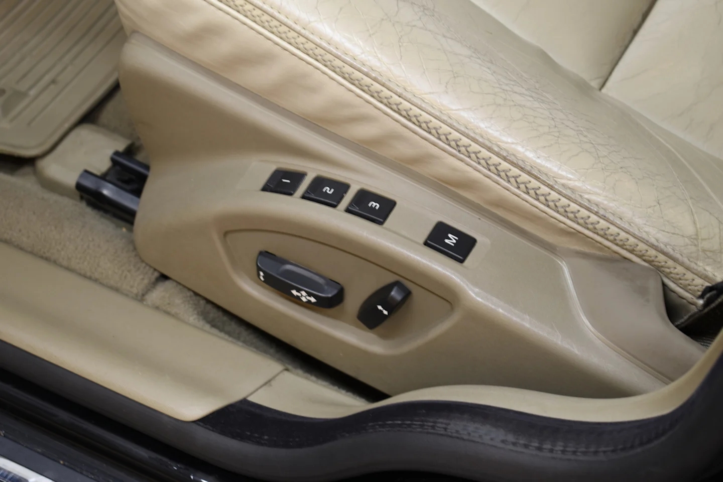 Car Image - 6YtKhCHqI5rcnhtMREfW6X