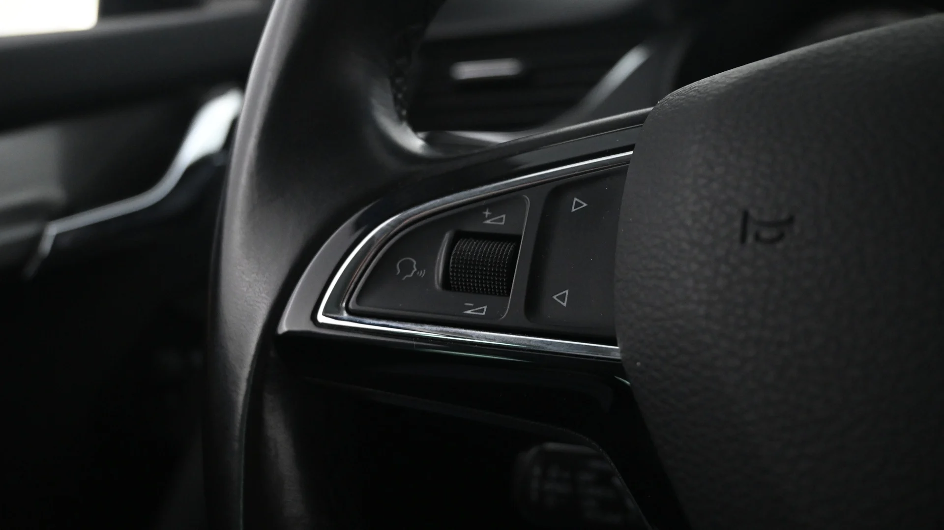 Car Image - 49PHEQyrW5orL3YQSCcl1v