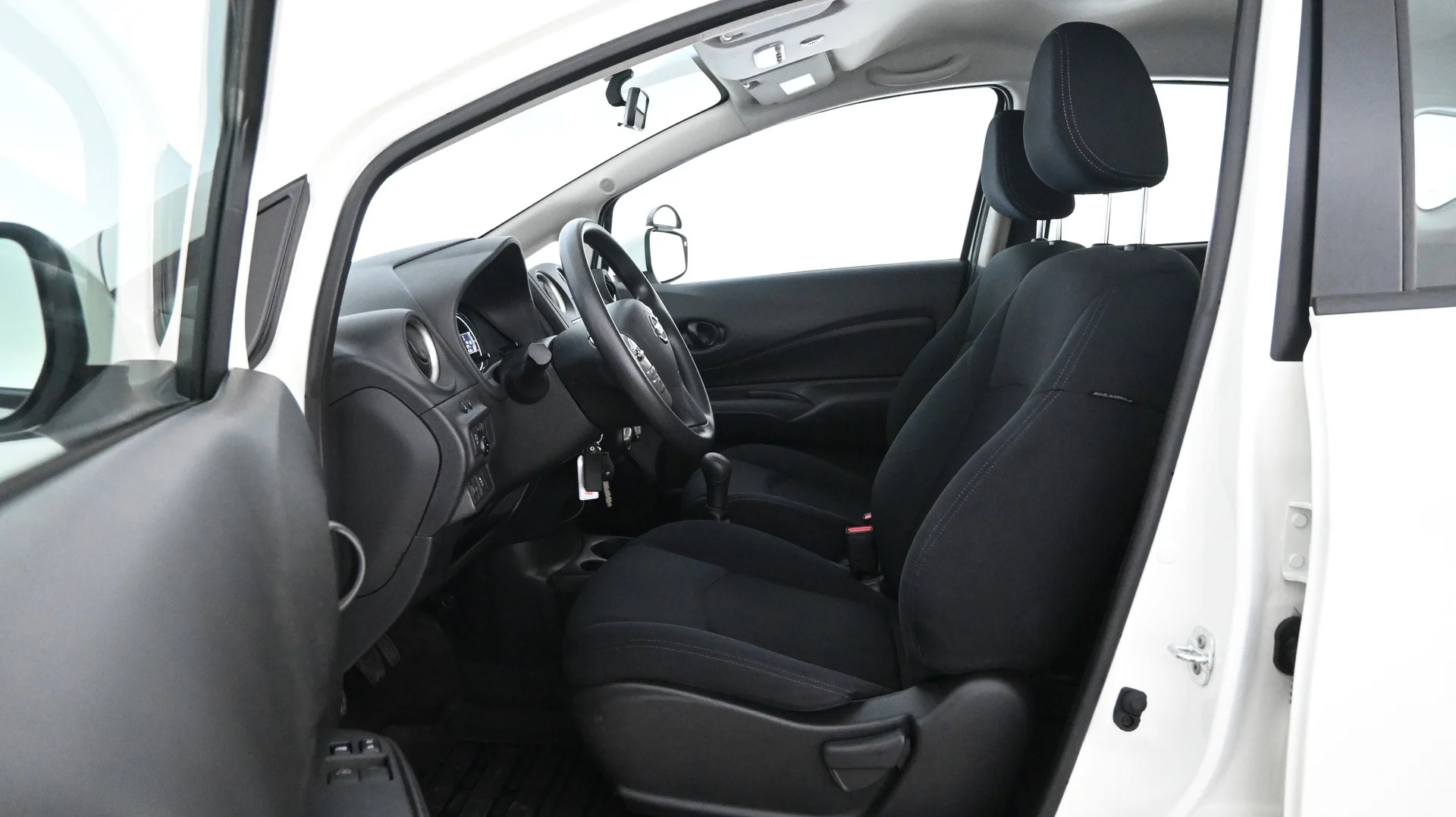 Car Image - 3w3JuSoqenG9S1kfv0aRdG