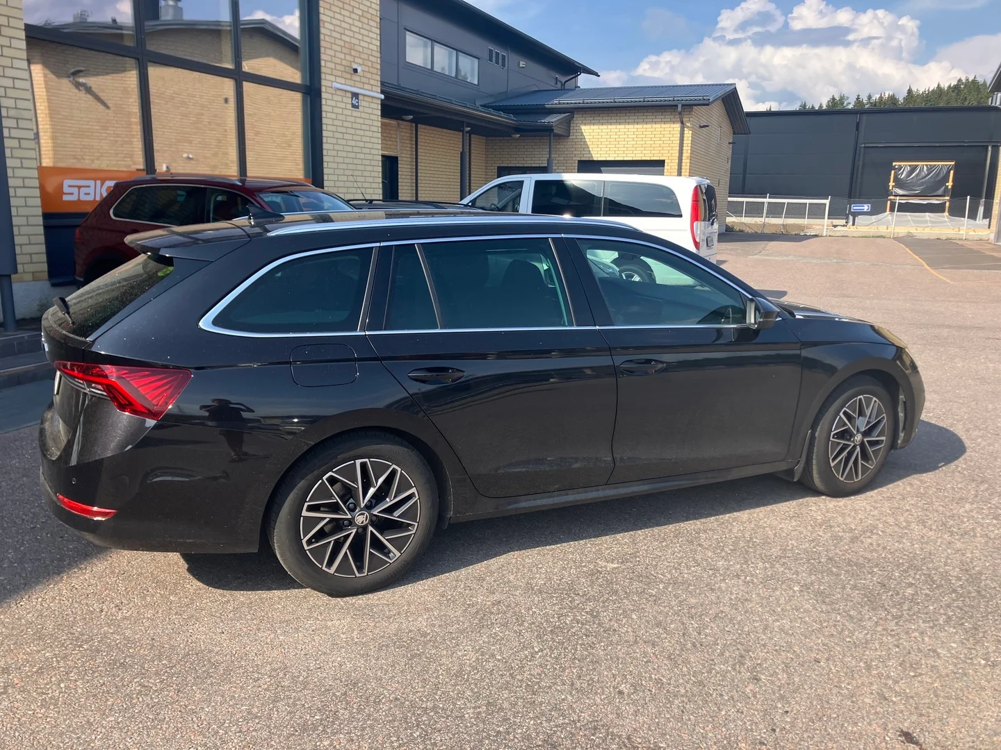 Car Image - 60sDBNhmfen0gk4TfDIjvY