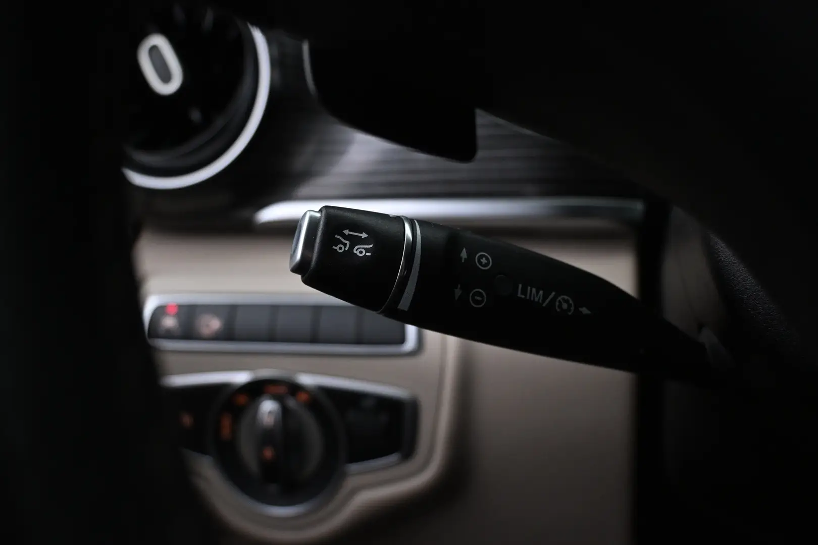 Car Image - 23fm6KtyYLUp9GmmLG37lx