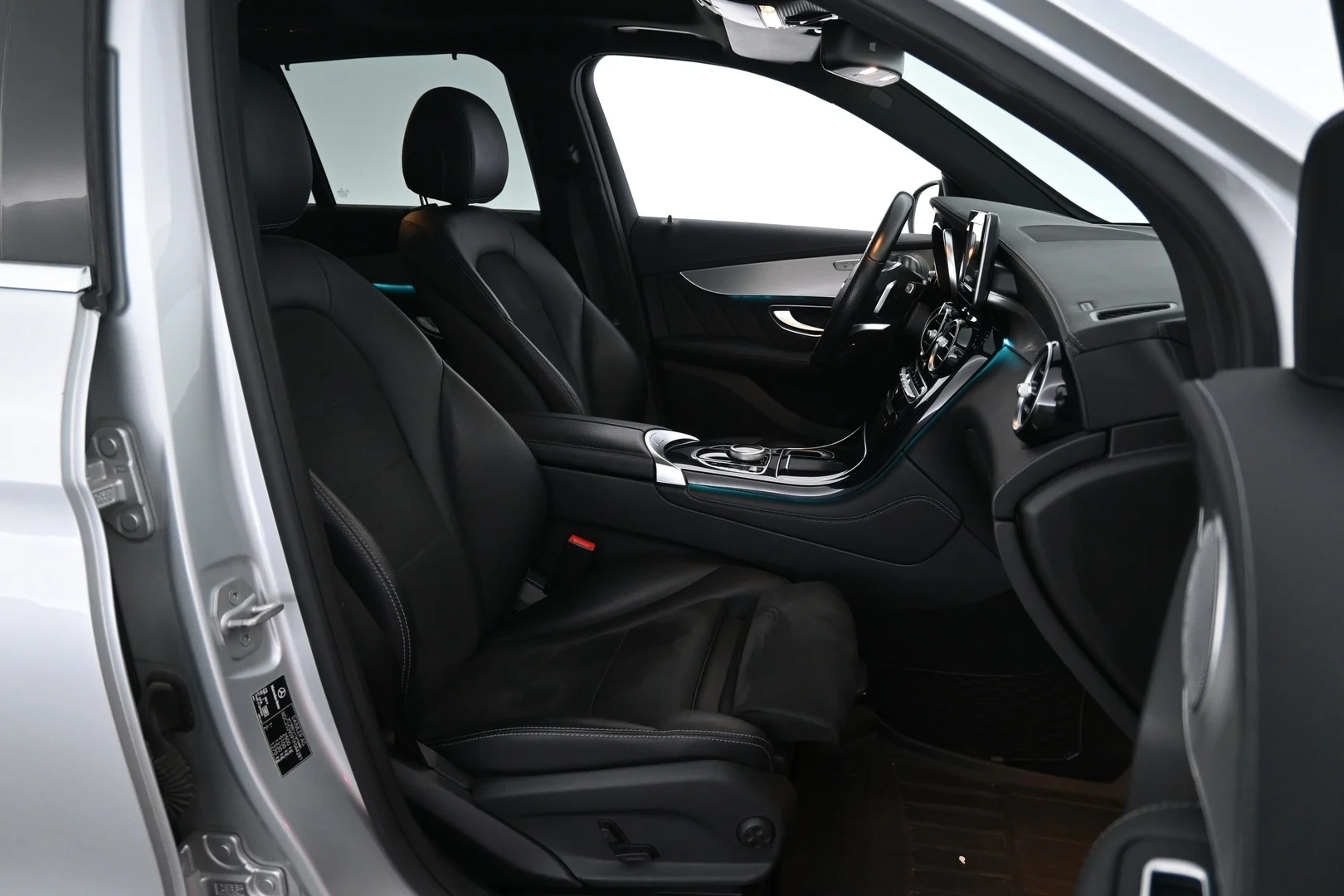 Car Image - 6AKNh8LRsMLrXE8aeXjVwQ