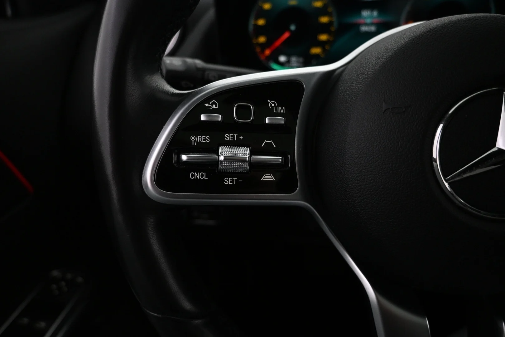 Car Image - 20ATe9tPlO3desS5818KlB