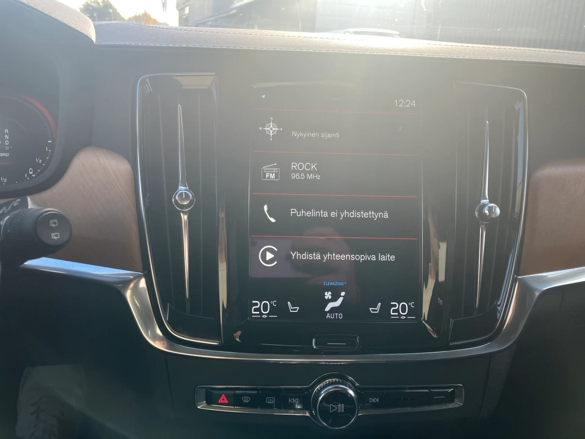 Car Image - 1bWFJSsWHvH8SDSR9EgXzx