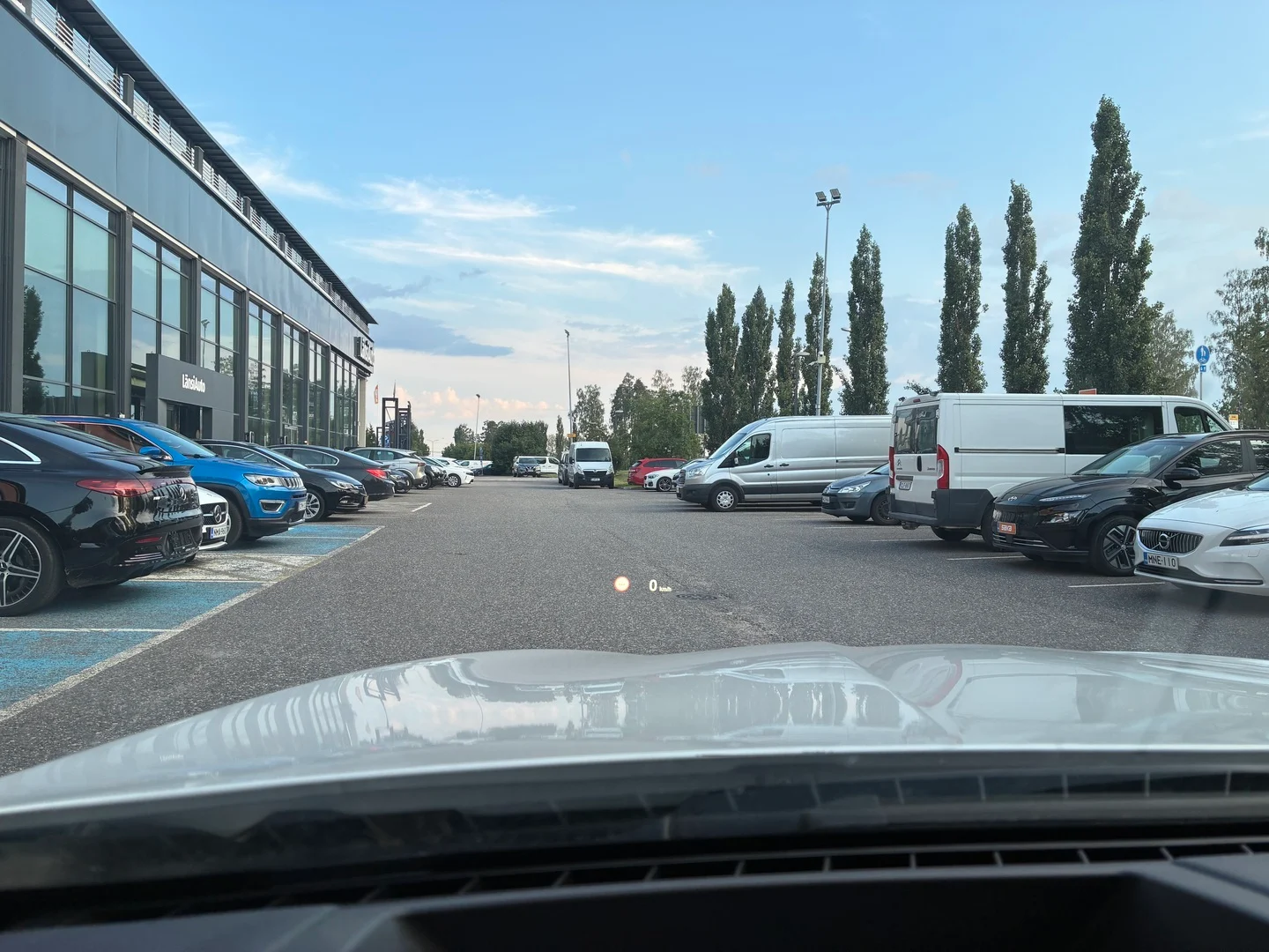 Car Image - 2xw77m5w355Yamdi1dH8NQ