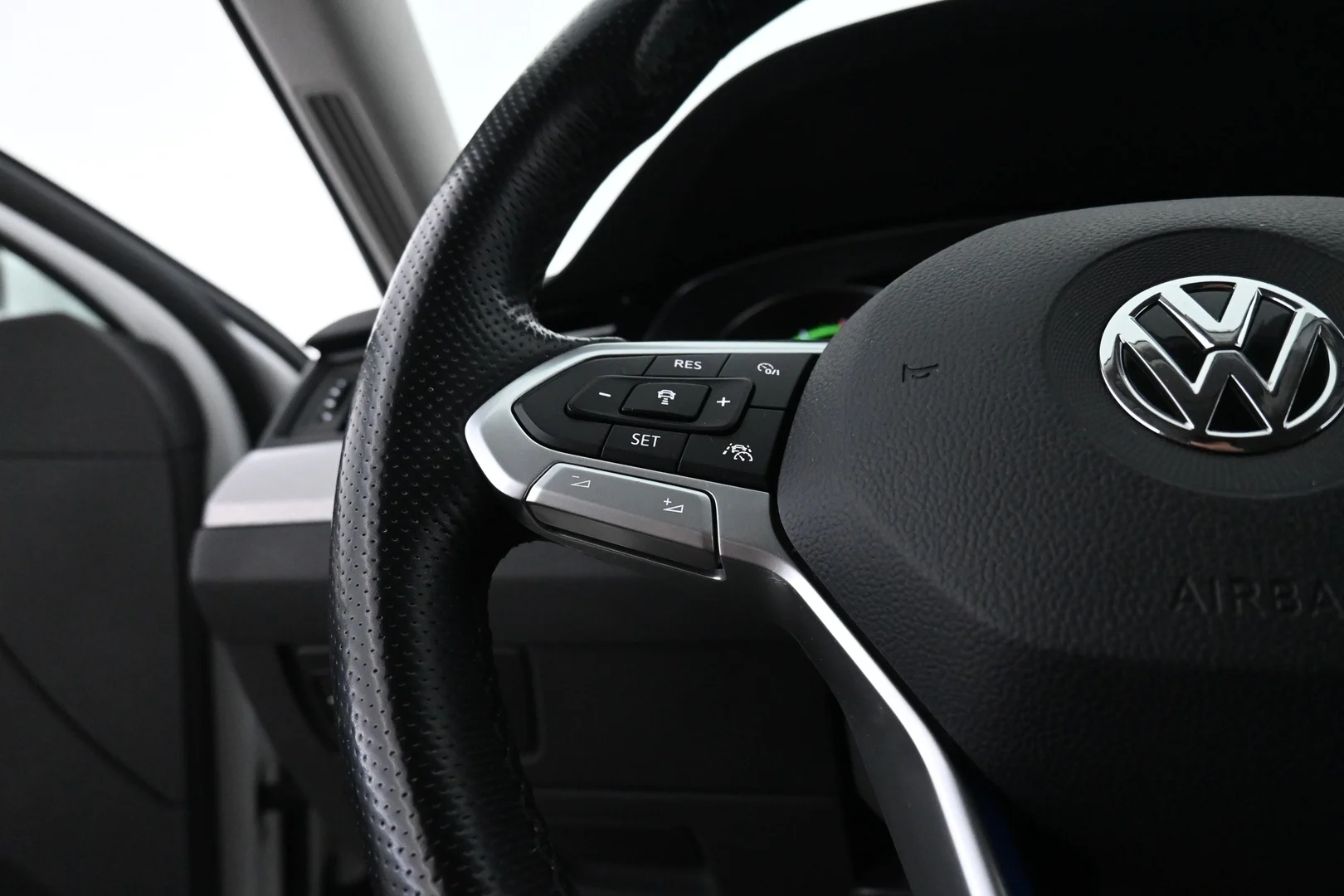 Car Image - 3ZcTS4GAyuLLJl7HdsAbTs