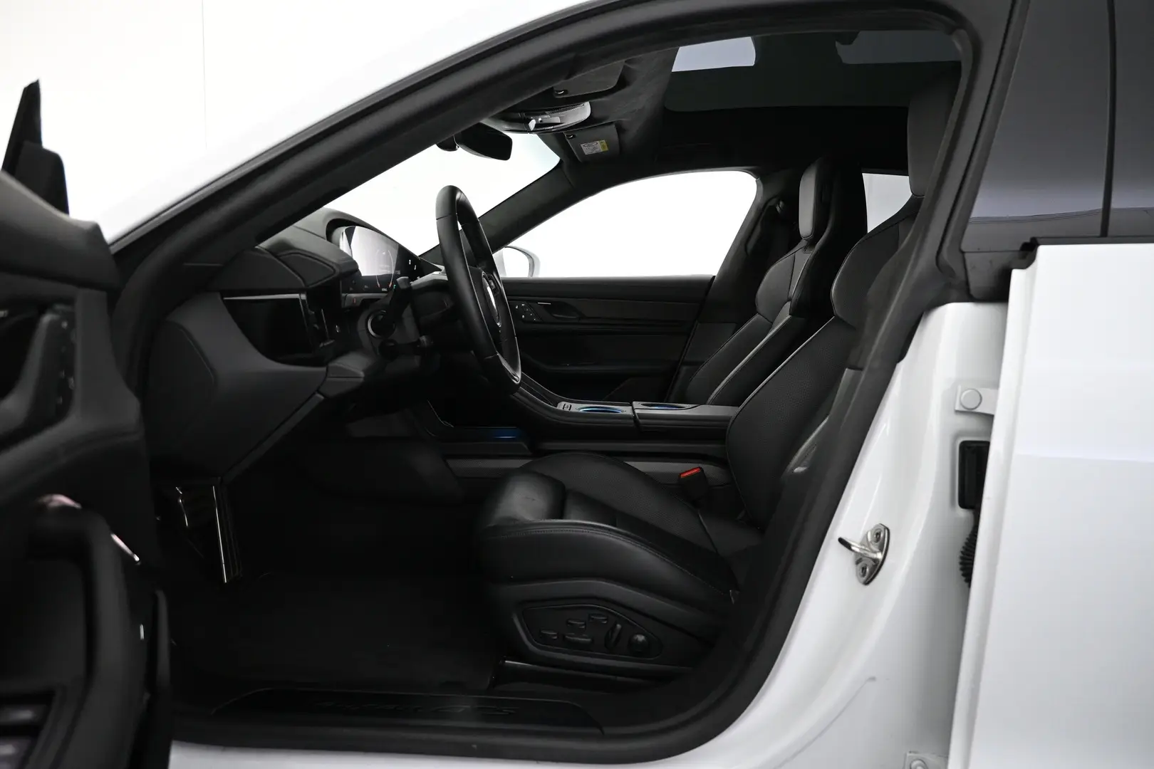 Car Image - 2HyFVCVcqScRHj39CS25d1