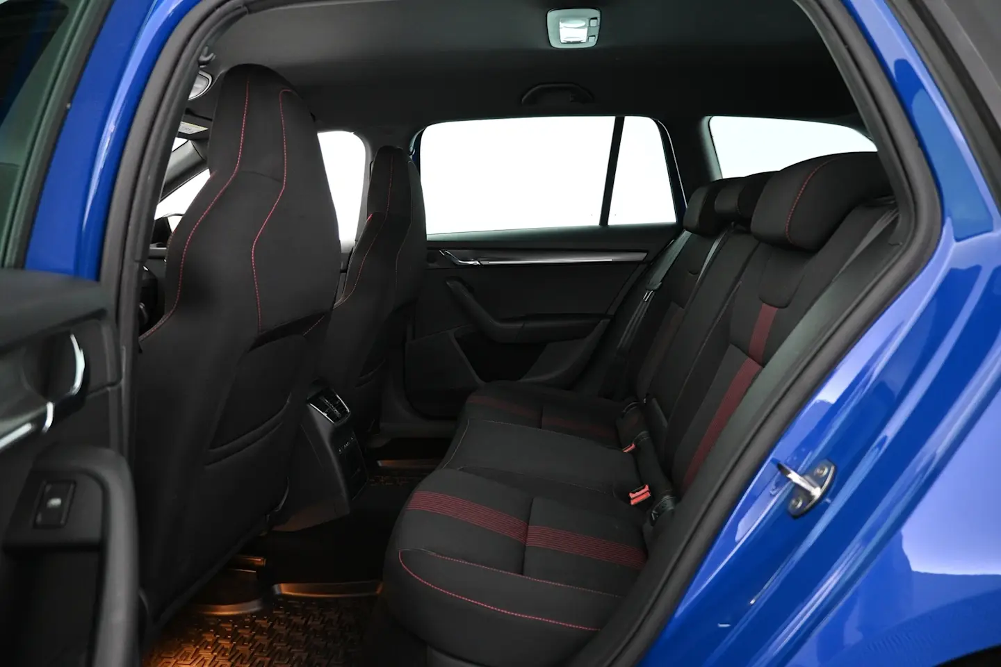 Car Image - 7zBm2LOpgDLq9LVsaGlDQj