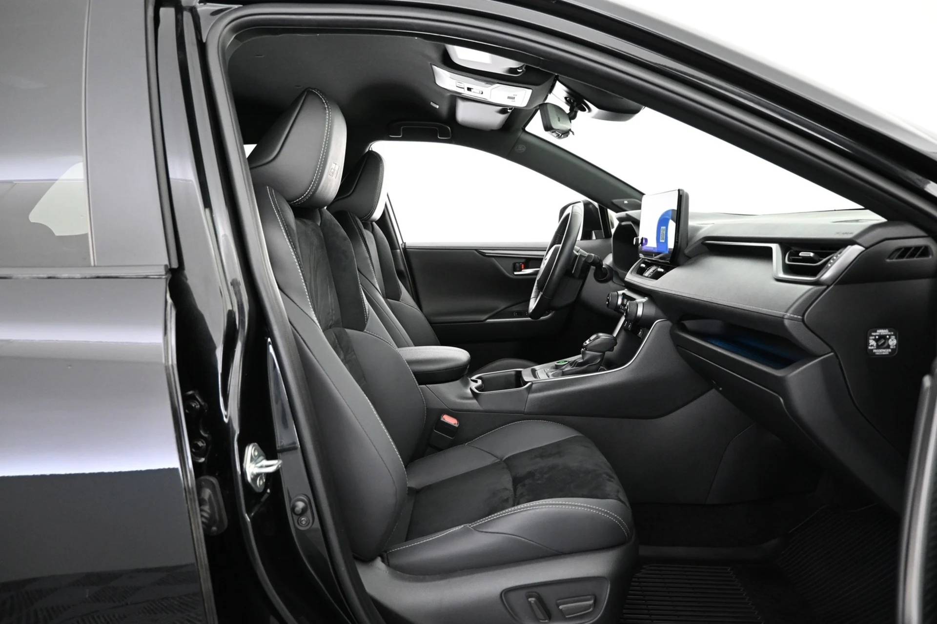 Car Image - 2Lc0yYjZmDSvaMKg2x1vTc