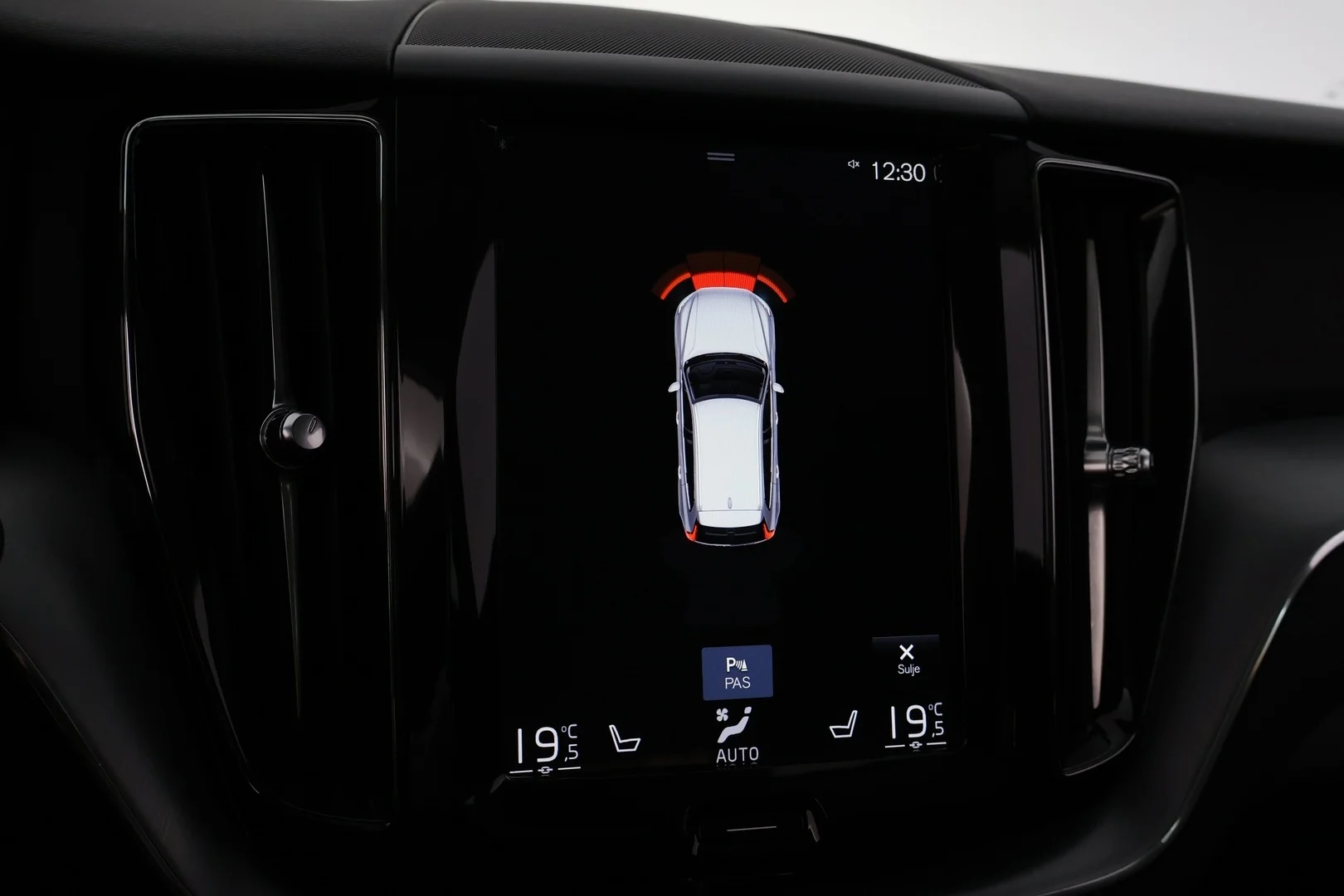 Car Image - 2xGwmoY44bnembLtY1G11a