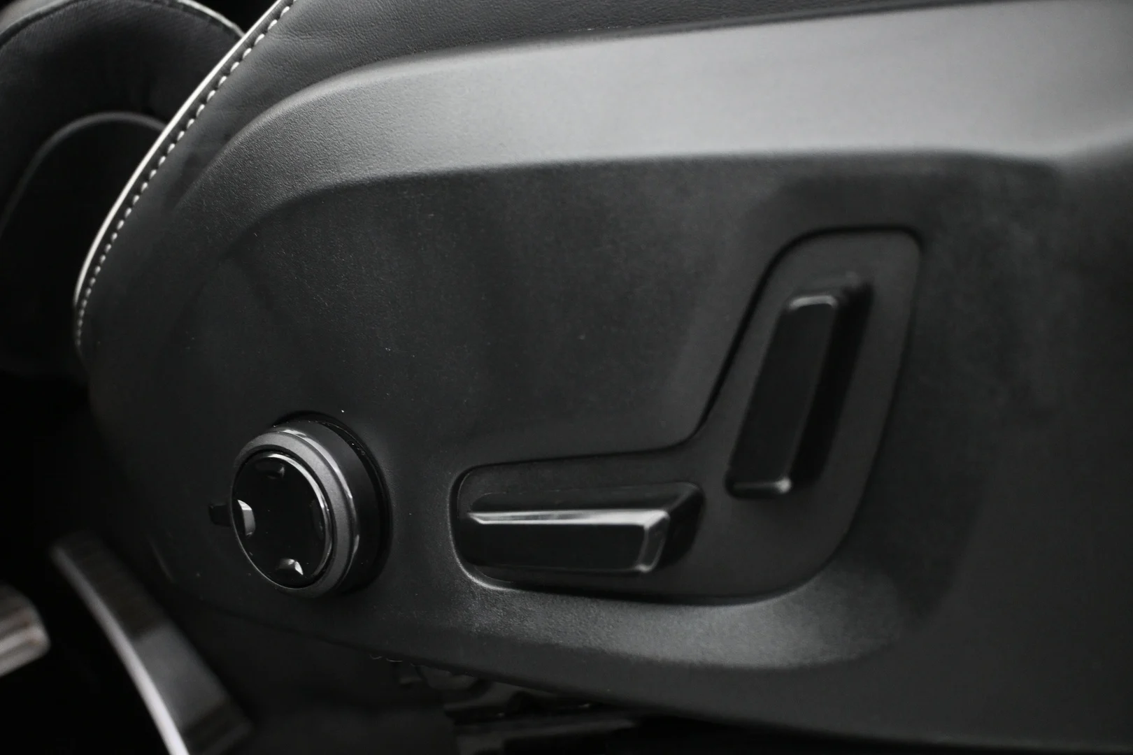 Car Image - 4CrrvUQD4BHvpGWRuPG5xR