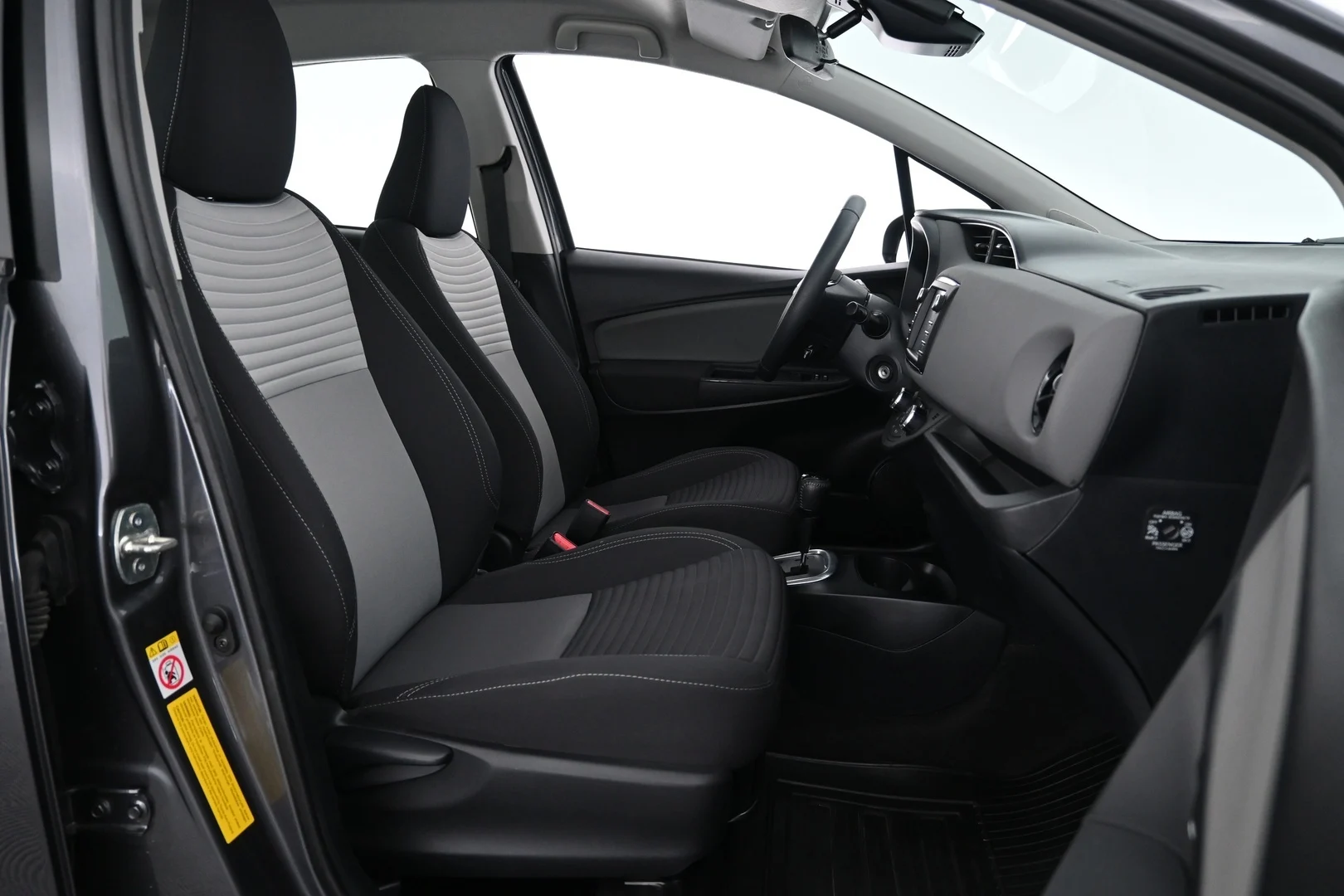 Car Image - 4MFAV2wzDD56o6Xqz7auHl