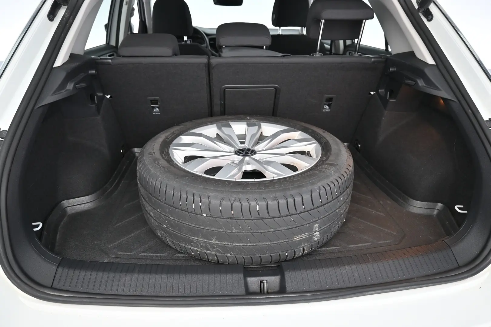 Car Image - pt1HDO1JH8iSDLHhVaG5n