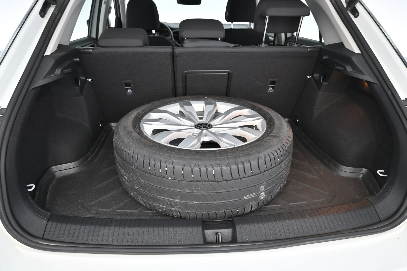 Car Image - pt1HDO1JH8iSDLHhVaG5n